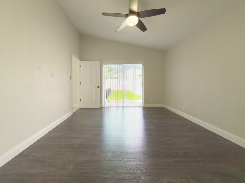 Building Photo - 12204 Sunset Point Cir