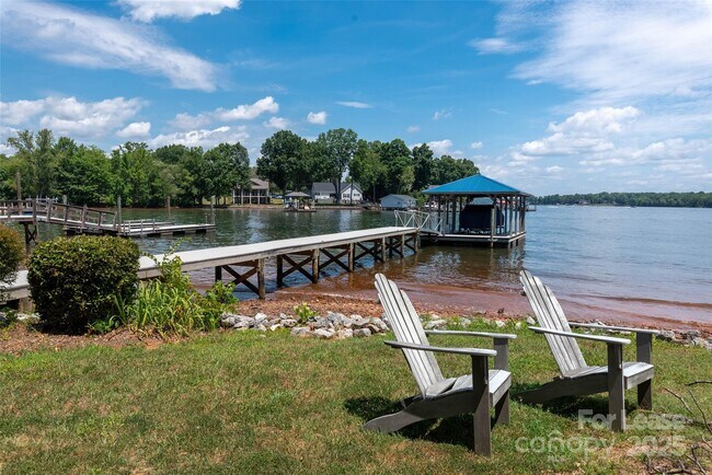 Building Photo - 5006 Kiser Island Rd