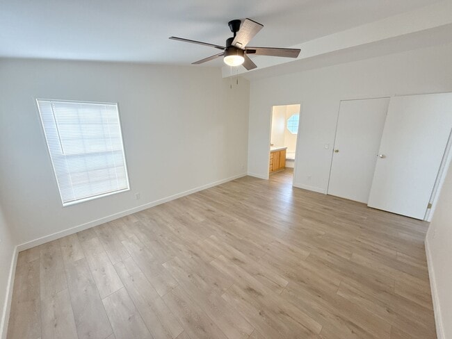 Building Photo - 3 Bedroom, 2 bath house