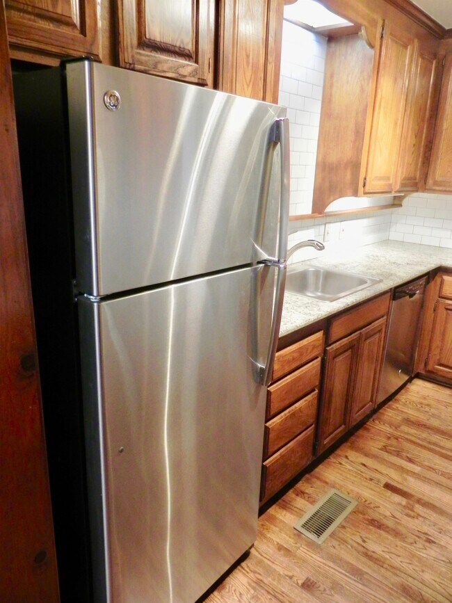 Building Photo - 4248 S Cincinnati Ave