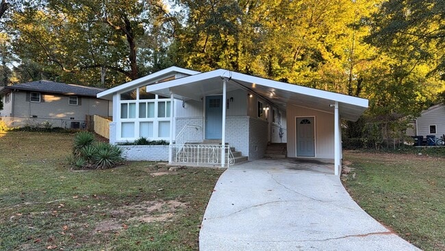 Building Photo - 2764 Plantation Dr