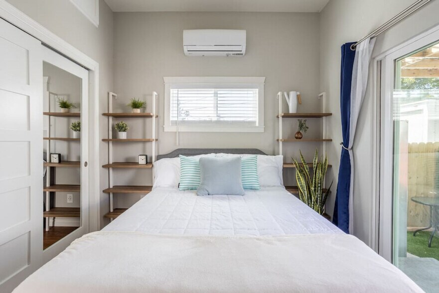 Building Photo - 4916 Long Branch Ave