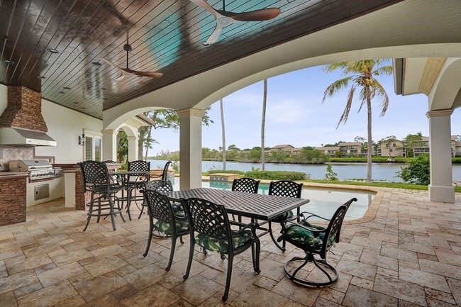 Building Photo - 18669 SE Palm Island Ln