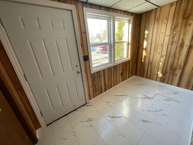 Building Photo - Click the “Apply Now” button or email wapmrentals@gmail.com for a prompt response.