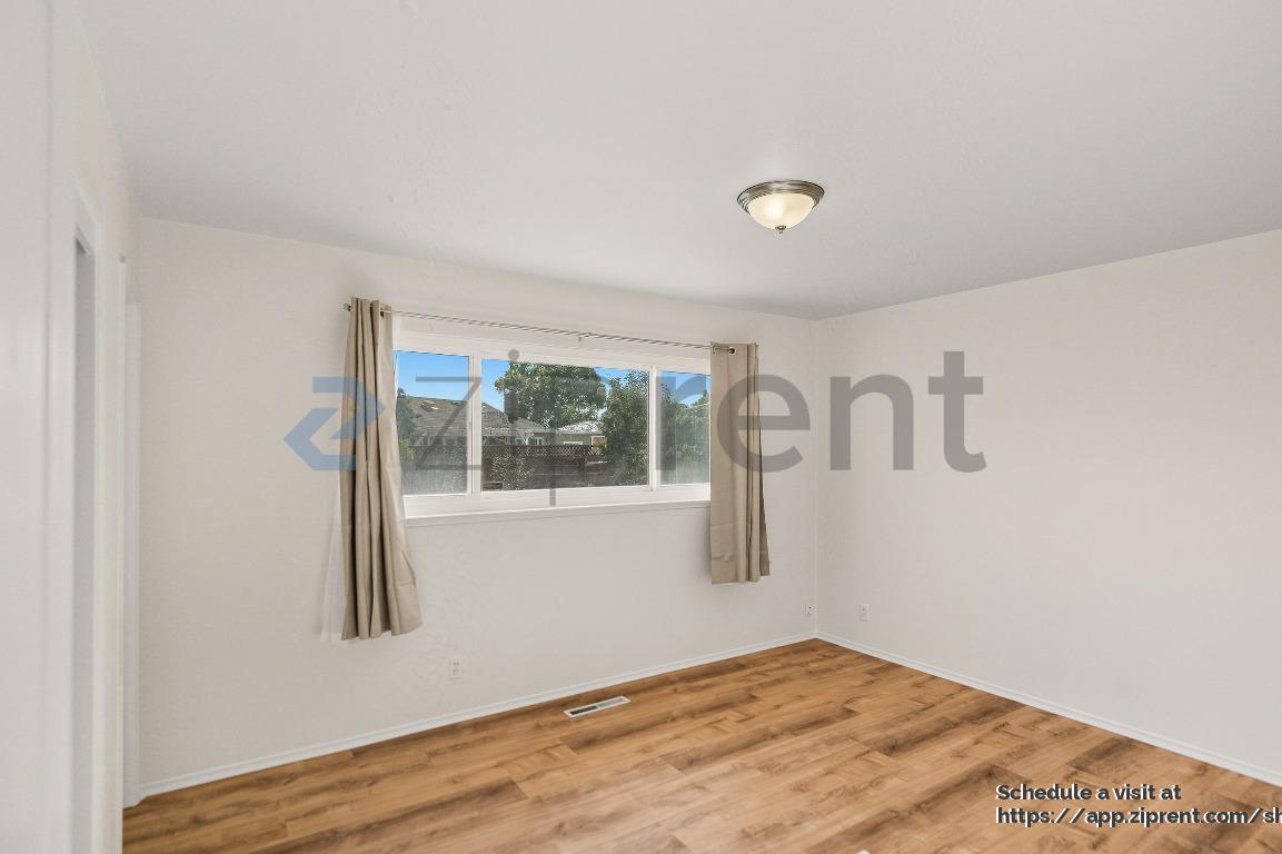 Building Photo - 38289 Ballard Dr