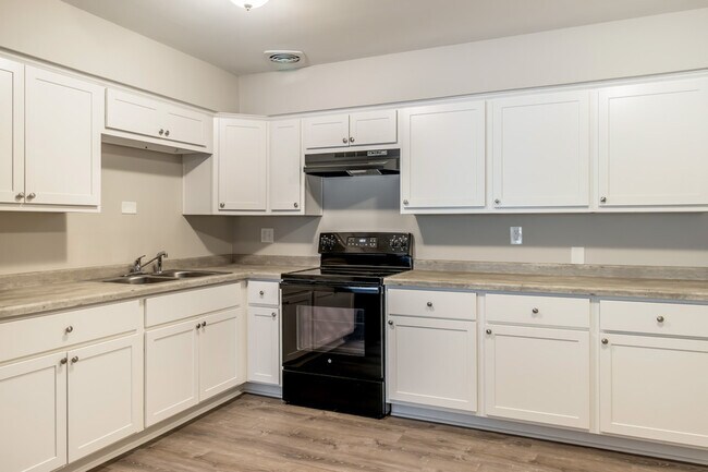 Building Photo - 4222 S 51st St
