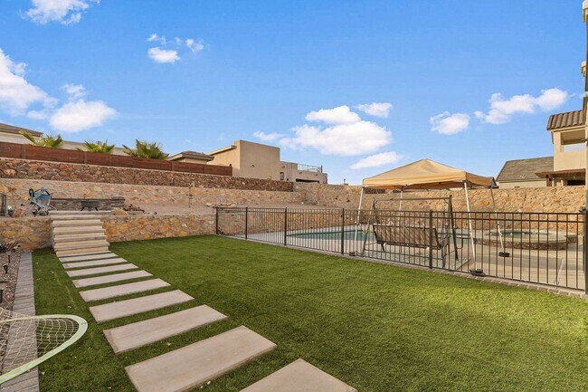 Building Photo - Coming Soon!