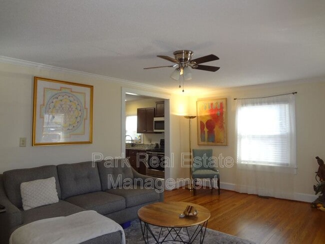 Building Photo - 602 Hillsborough Rd