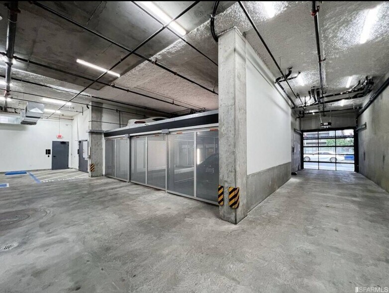 Building Photo - 230 7th St