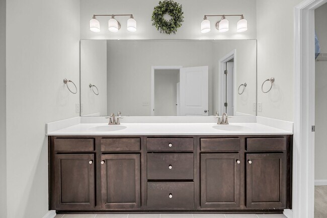 Building Photo - Charming Johns Island Retreat with Modern Amenities