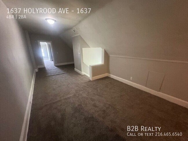 Building Photo - 1637 Holyrood Rd