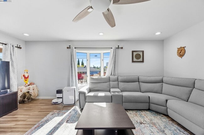 Building Photo - 19695 Bernal St