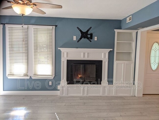 Building Photo - 1311 E Ocean View Ave