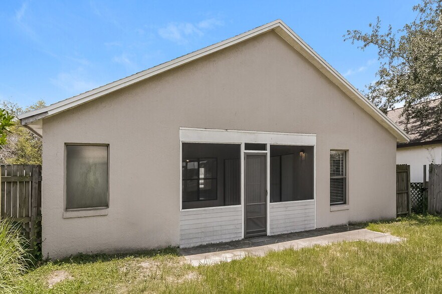 Building Photo - 3422 Burlington Dr