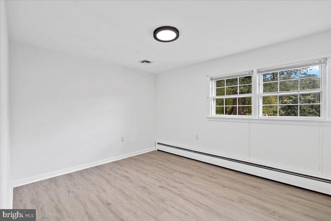 Building Photo - 919 Ednor Rd