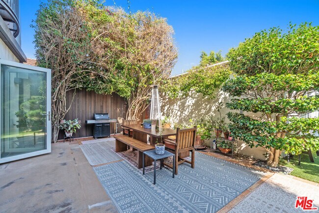 Building Photo - 1954 Federal Ave