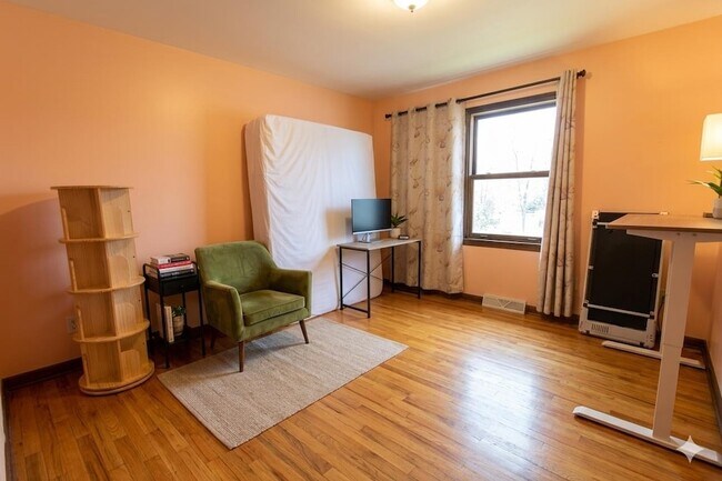 Building Photo - 730 Humboldt St