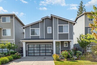 Building Photo - Modern home with 4 bed 2.5 bath available ...