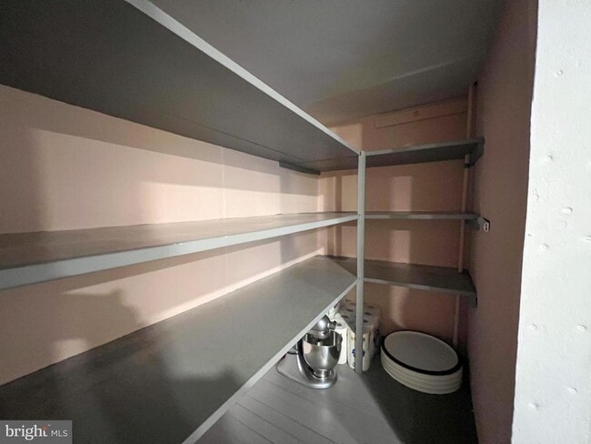 Building Photo - 7133 Sycamore Ave