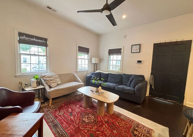Building Photo - Available July 9th. FULLY FURNISHED 3 BR i...