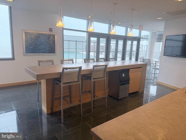 Building Photo - 2001 15th St N