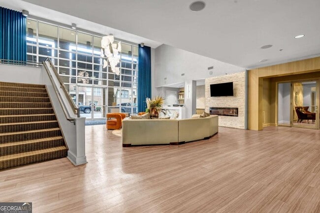 Building Photo - 711 Cosmopolitan Dr NE