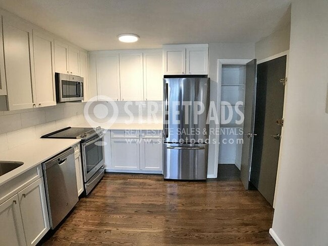 Building Photo - 2 bedroom in Boston MA 02130