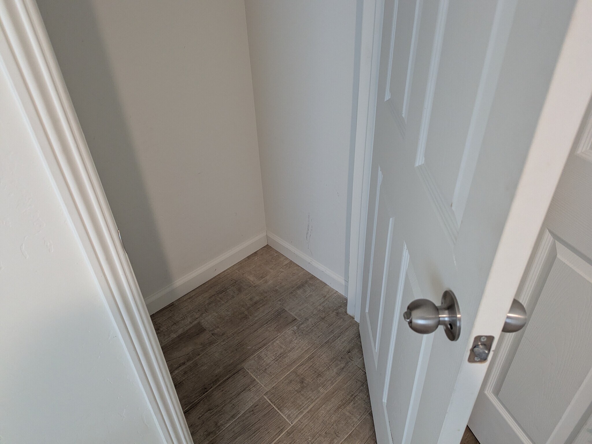 Building Photo - 324 Sycamore Dr