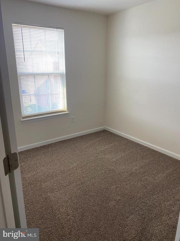 Building Photo - 5556 Peanuts Ln