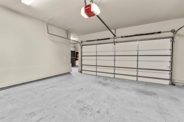 Building Photo - 7112 Royal View Dr