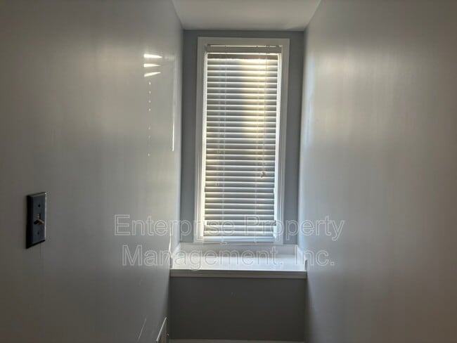 Building Photo - 535 Fox Run Ln