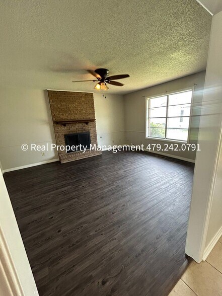 Building Photo - 2320 S 50th St