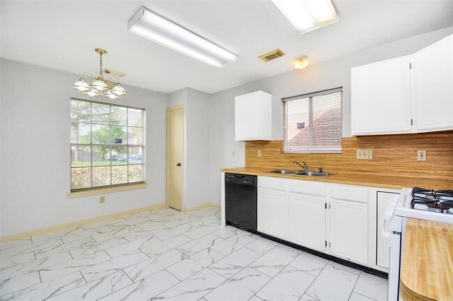 Building Photo - 13546 Cabrera Ln