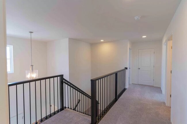 Building Photo - 2319 Lonnie Ln
