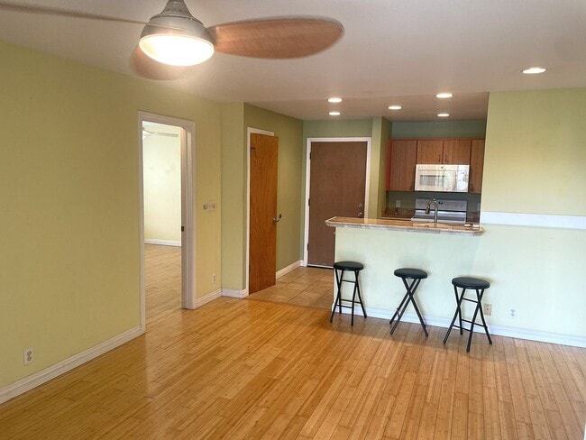 Building Photo - Kahului Ikena Unfurnished  2BR/2BA Unit Available