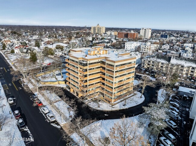 Building Photo - 321 Sunset Ave