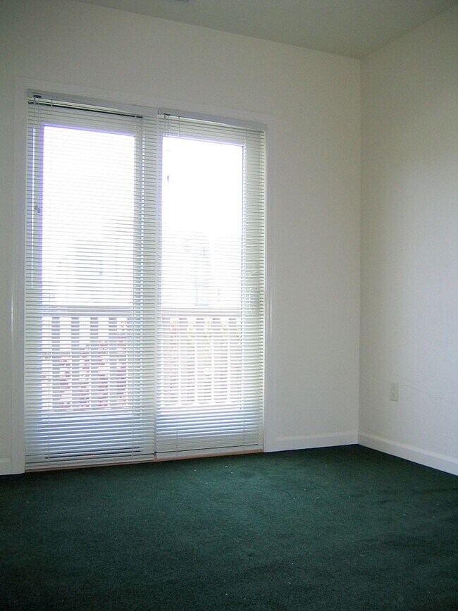 Building Photo - COMING SOON---spacious 5 bedroom units available Kitchen has sink disposal and dishwasher