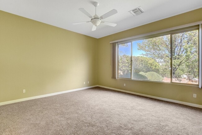Building Photo - ELEGANT Single Story, 2 Bedroom Home in ANTHEM Gated Community!