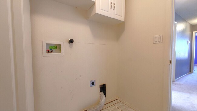 Building Photo - 6039 Malpais Park Ave NW