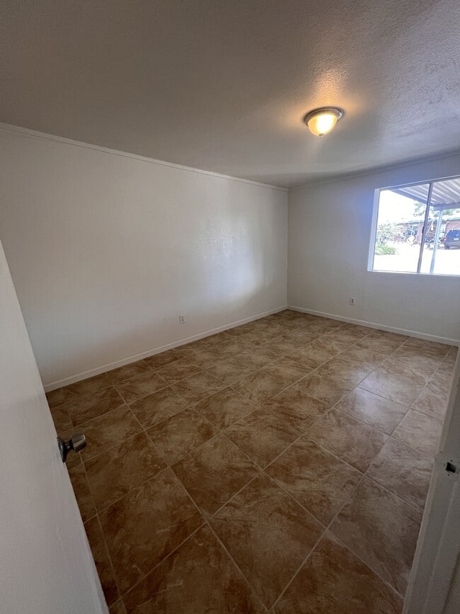 Building Photo - 6905 E Golf Links Cir