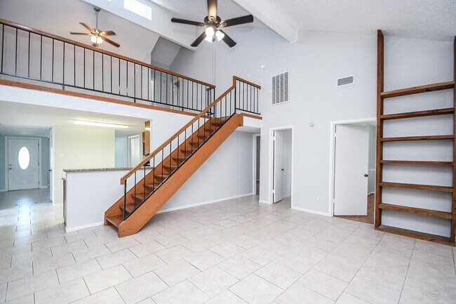 Building Photo - 2430 Long Reach Dr