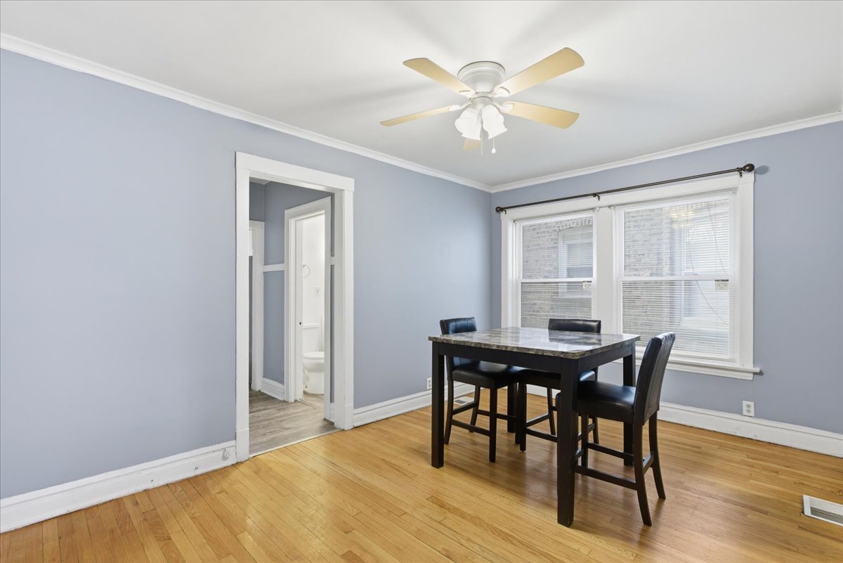 Building Photo - 5423 W Quincy St