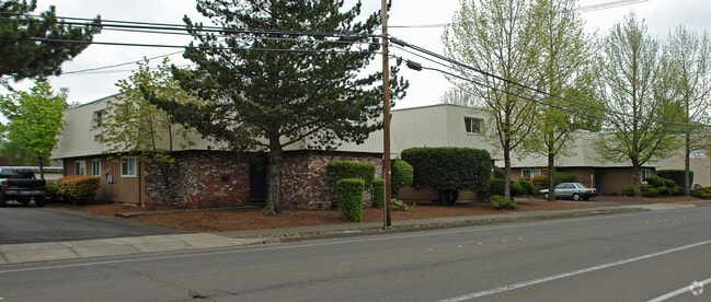 Building Photo - 1405-1435 NW Kings Blvd