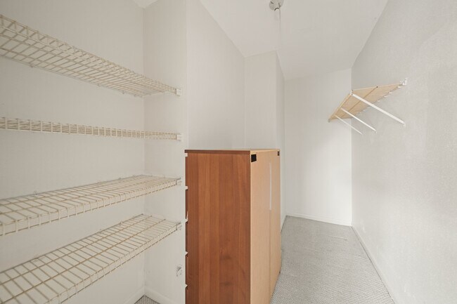 Building Photo - 8100 Cambridge St