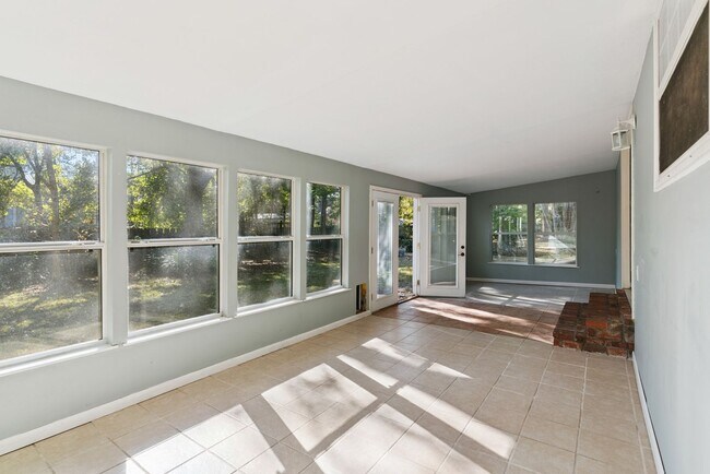 Building Photo - 4BR/2BA on Harrietts Bluff Available Now