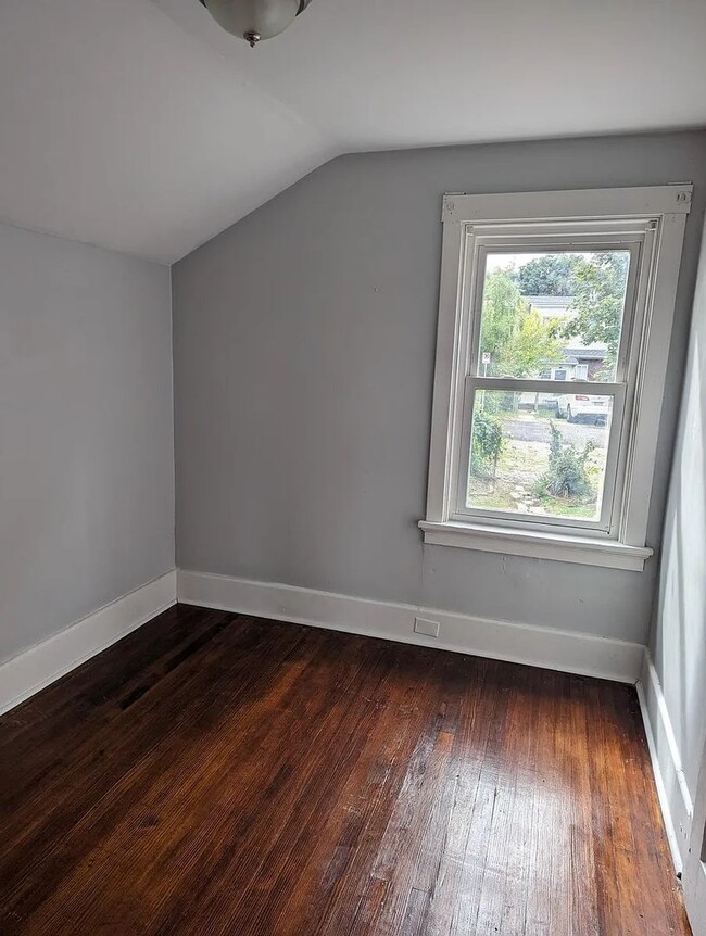 Building Photo - Available 8/7/26 – Charming 3 Bedroom Home in Brookline | $1,650/Month