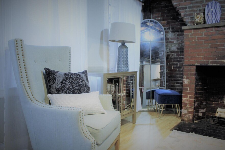 Building Photo - 7 Champney Pl