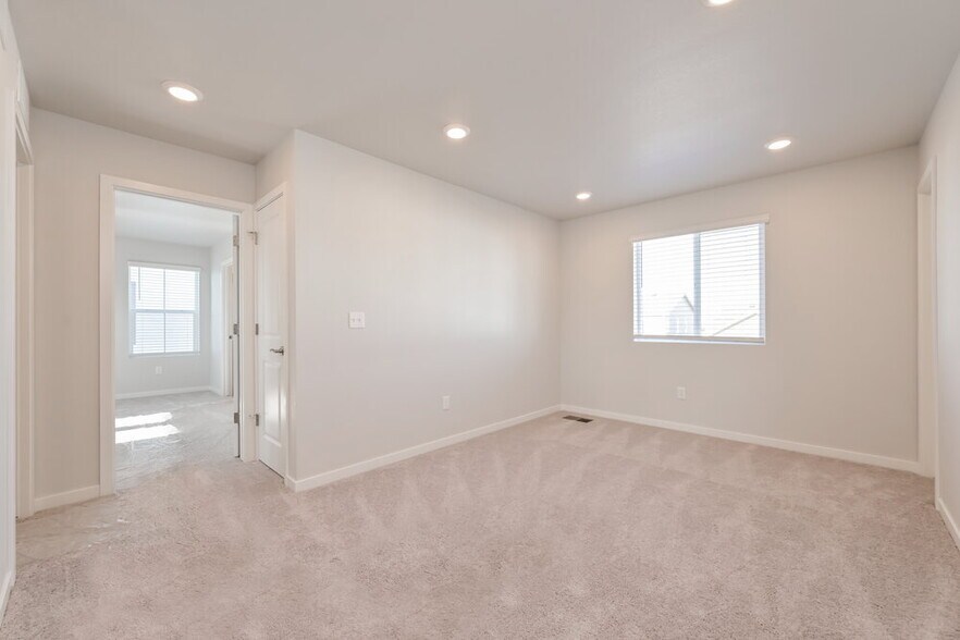 Building Photo - 1399 Orchard St