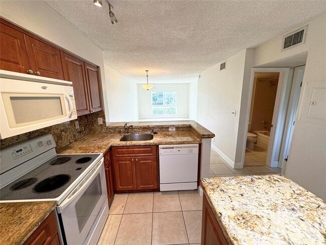 Building Photo - 2108 S Cypress Bend Dr