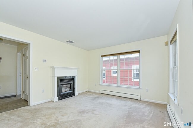 Building Photo - 5 Moody Ave